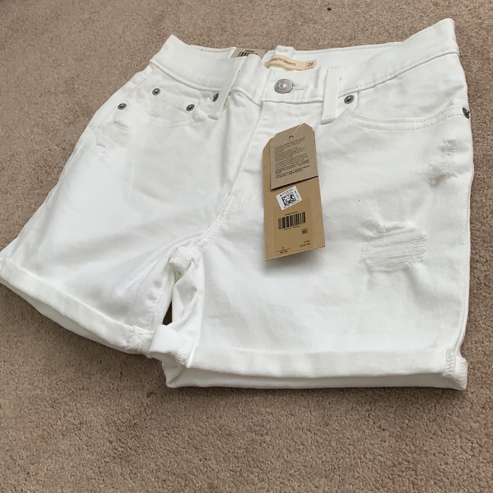 ✨ Levi Mid Length White Shorts
